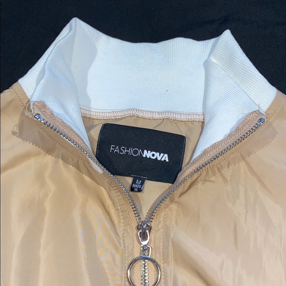 3 for $10 Tan Windbreaker Jacket (NEVER WORN) - Picture 4 of 4